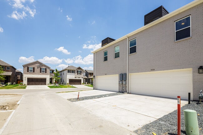 Photo - 9939 Schramm St