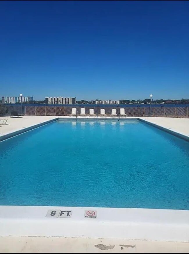 Building Photo - 113 Lake Emerald Dr Unit 102 Rental