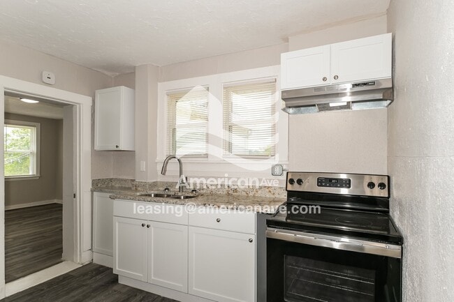 Photo - 8026 Cler Ave