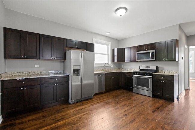 Photo - 5344 W Eddy St Unit 1