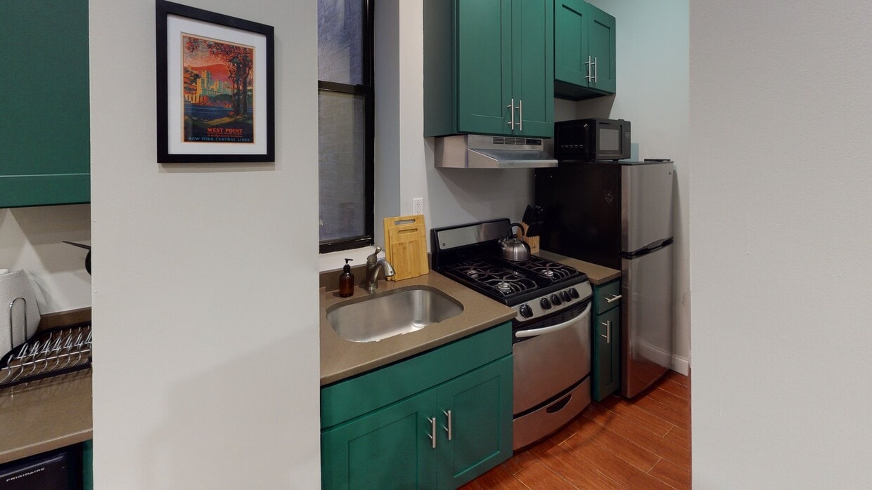 Photo - Private bedroom in 4 bed/1.5 bath Home