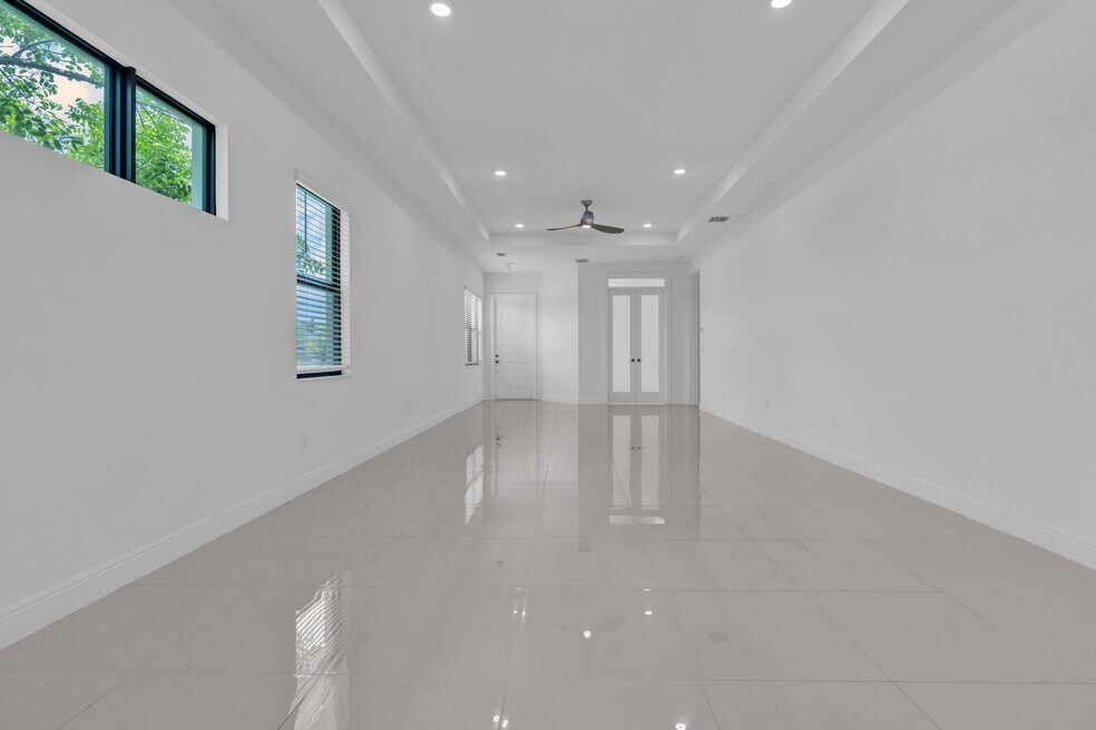 5501 Santa Rosa Ln