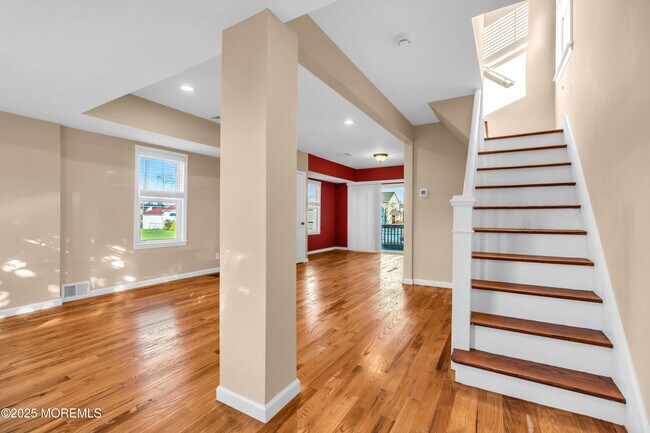 Photo - 493 Sairs Ave