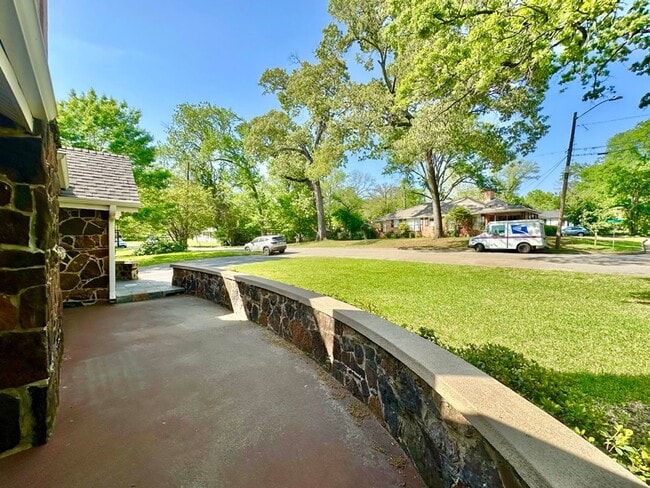 Photo - Spacious 4 Bedroom in the Heart of Tyler! Available Now!