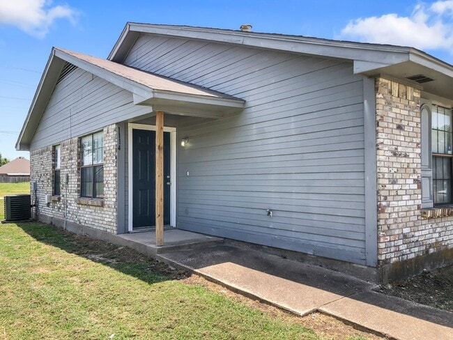 Photo - 1112 Valley View Dr