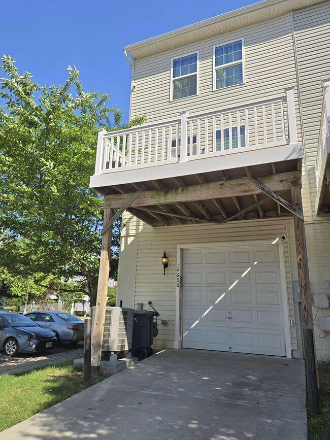 Photo - 14600 Featherstone Gate Dr