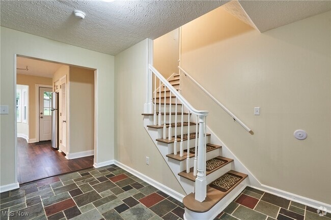 Building Photo - 2635 Martin Rd Rental