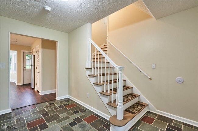 Photo - 2635 Martin Rd