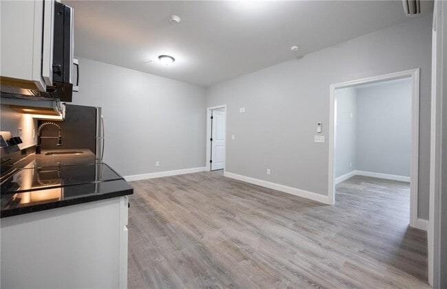 Photo - 6899 Post Rd