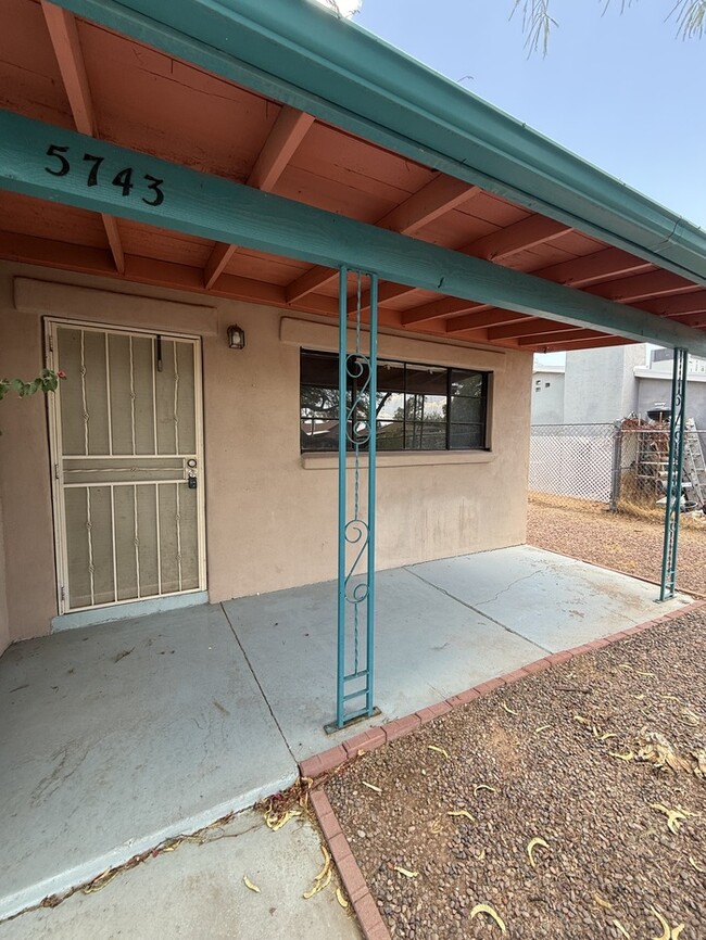 Photo - FOR RENT