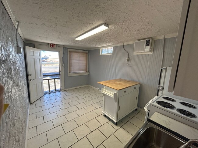 Photo - Barry- 1330 Unit A