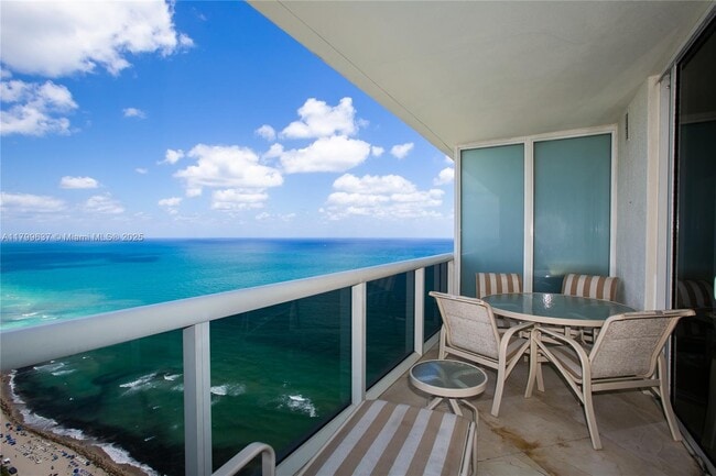 Photo - 1830 S Ocean Dr Unidad 4812