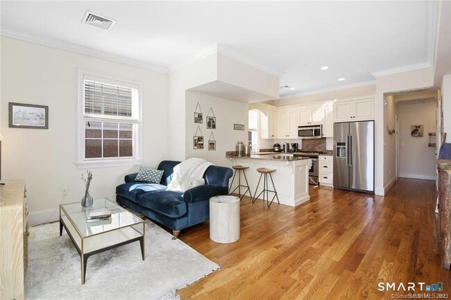 Photo - 1241 Post Rd