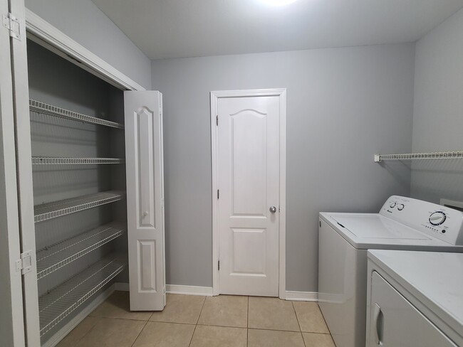 Photo - 61471 N 7th St