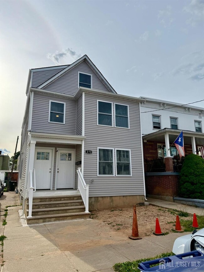 Photo - 273 Oak St Unit 2
