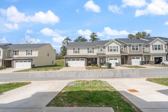 Photo - 404 Masters Way