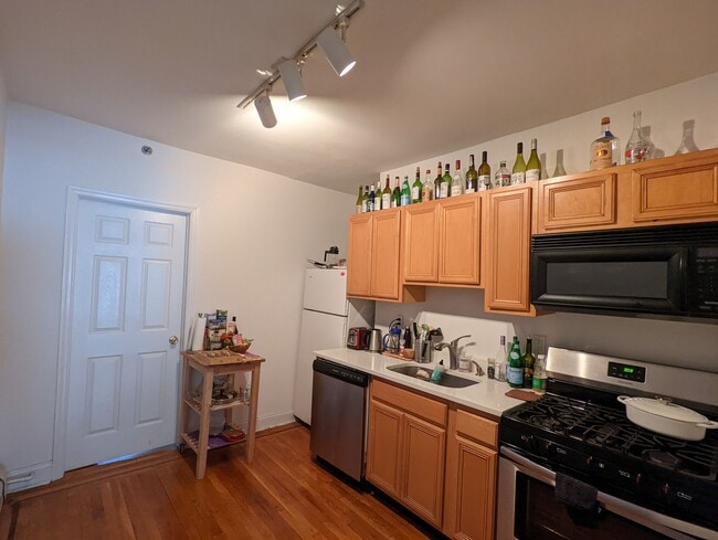 Photo - 403 Washington St Unit 3