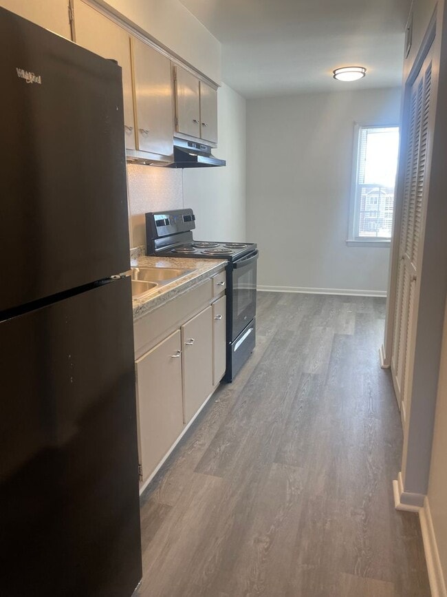 Building Photo - 6491 Carefree Ln Unit 36