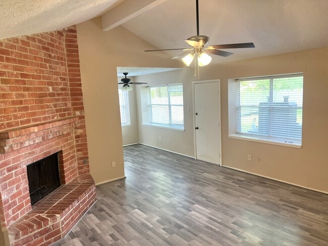 Photo - 17323 Camberwell Green Ln
