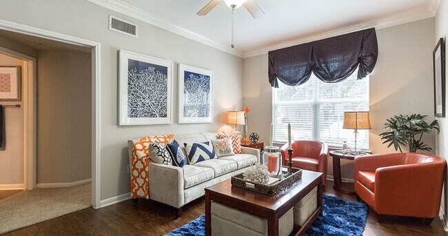 Photo - Convenient Location, Resort-Style Comfort! Unidad ODF2
