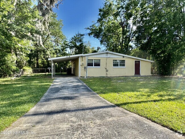Building Photo - 7054 Red Robin Dr Rental