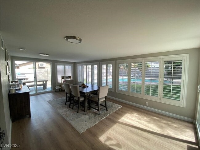 Photo - 3011 Burton Ave