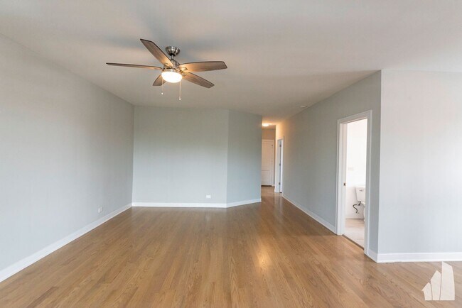 Photo - 3925 N Keeler Ave