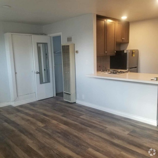 Building Photo - 79 S Parkwood Ave Unit Parkwood Studio Rental