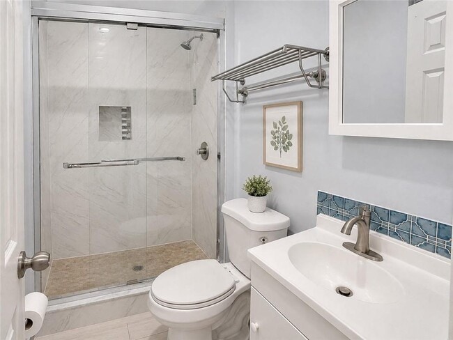 40-36-4077 77th St Unit 205