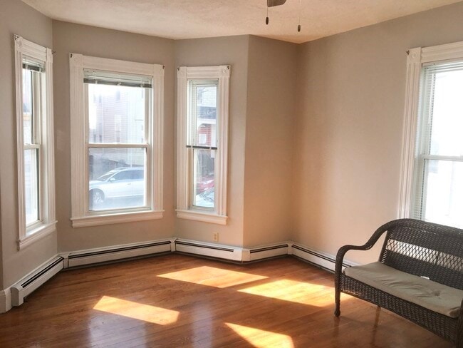 Photo - 13 Glenwood Ave Unidad 1 Rental