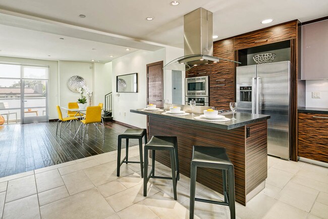 Photo - 257 S Hudson Ave Unit 306