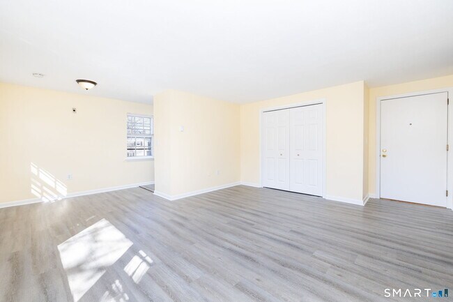 Photo - 117 Shadow Ln Unit APT B1