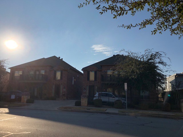 Photo - 2930 Forest Park Blvd