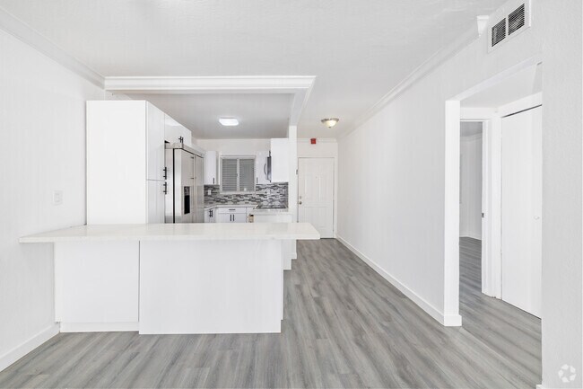 2BR, 1BA - 855SF Kitchen