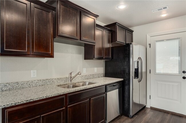 933b Via Torre Ave