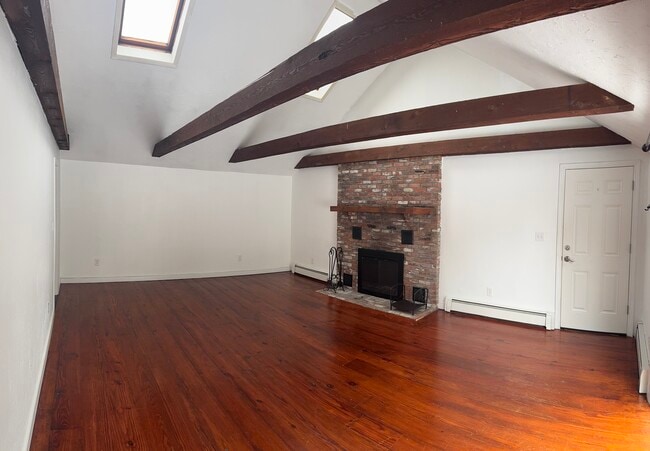 Photo - 108 High St Unit B