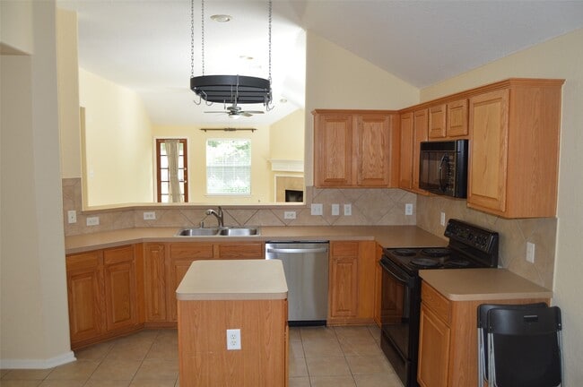 Photo - 18011 Rose Hill Park Ln