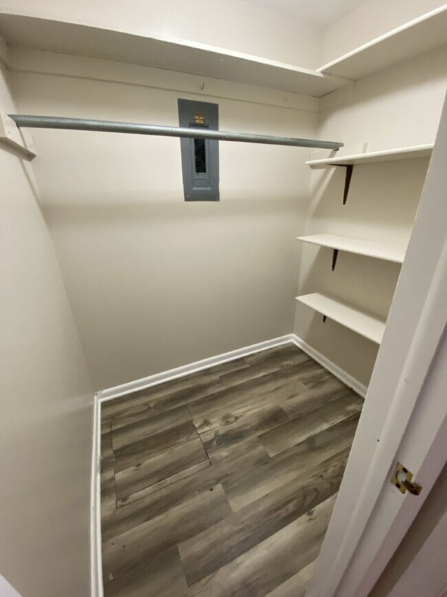 Photo - 889 S Hillcrest St