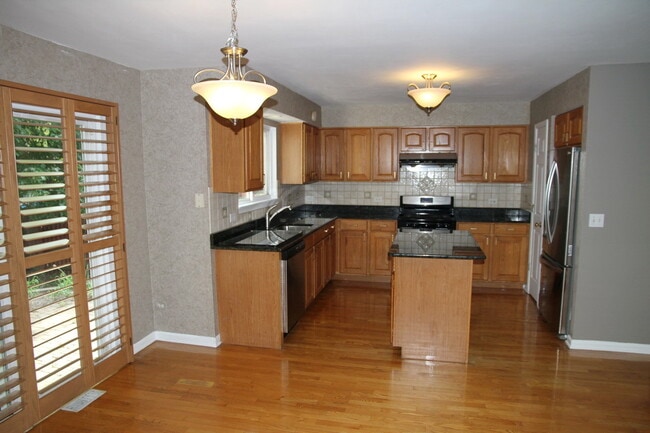 Photo - 2723 Whitehall Ln