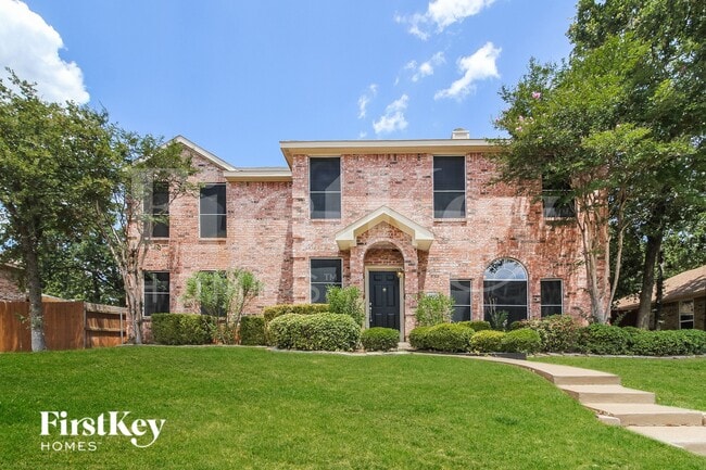 Building Photo - 5611 Chimney Rock Dr
