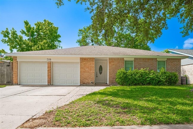 Photo - 719 Ramada Dr House