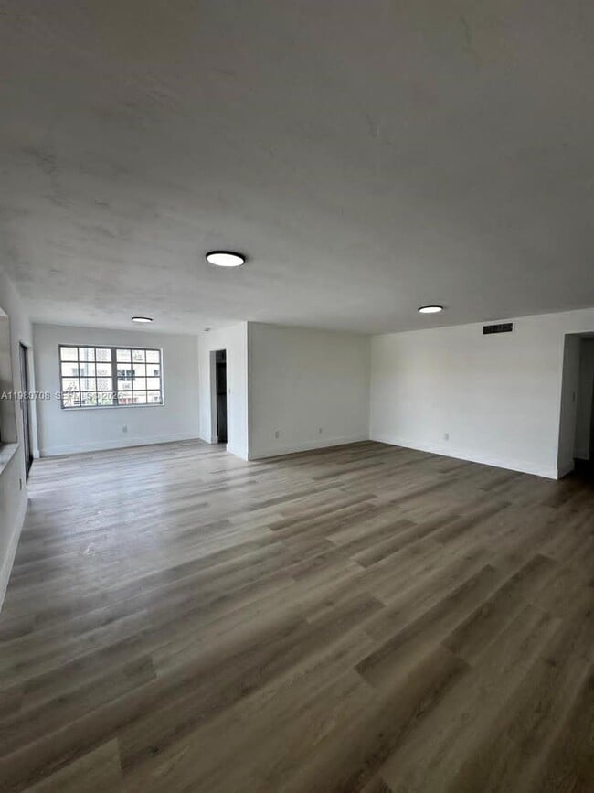 Photo - 11840 NE 19th Dr Unit 19