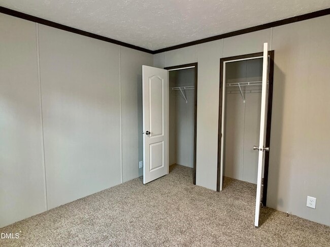 Photo - 553 Country Ln