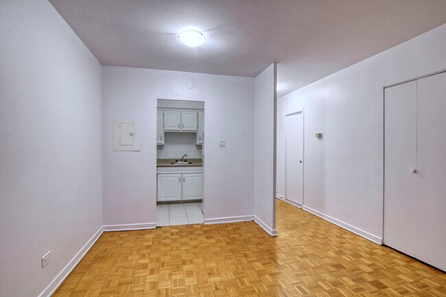 Photo - 2400 Av. Van Horne Unit 211