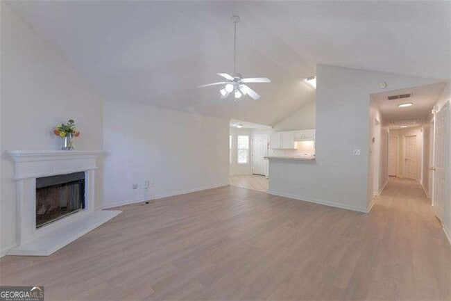 Photo - 7065 Mahonia Pl