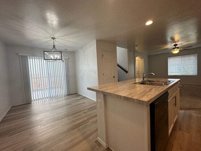 Photo - 3bed, 2.5bath, 1535sq.ft. home in Whitney ...