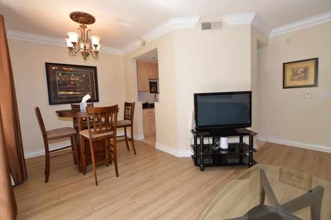 Photo - Fully Furnished, 1 Bd / 1 Ba Luxury Condo Unidad 229