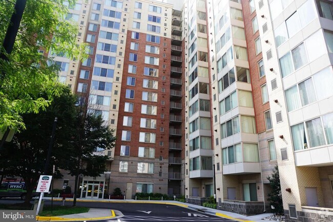 Building Photo - 2726 Gallows Rd Unit 604 Rental