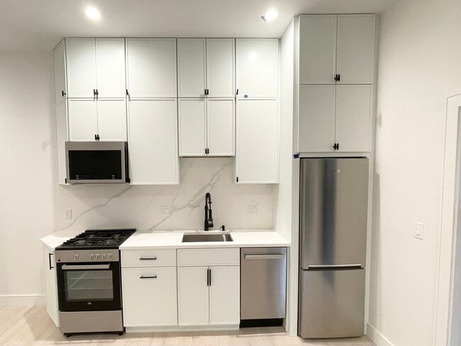 Photo - 173 Maverick St Apartments Unit 201