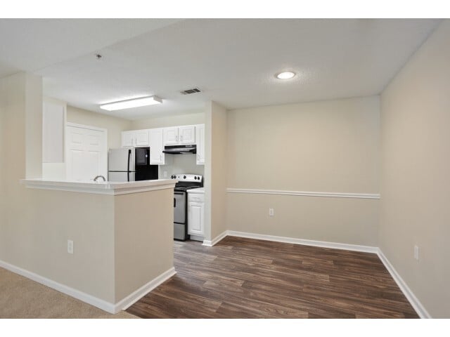 Kitchen/Dining Room - Leaf Stone Apartments